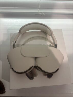Authentic Apple AirPod Max With Smart Case-Starlight Model A3284